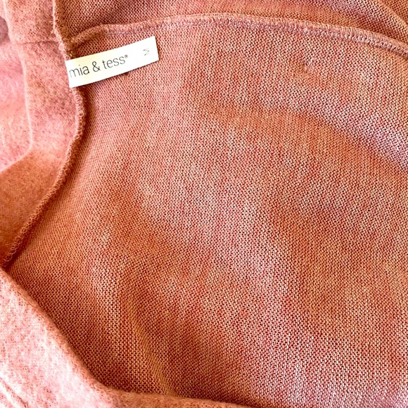 SALE🖤 Exclusive Button Back Cardigan - Picture 4 of 4